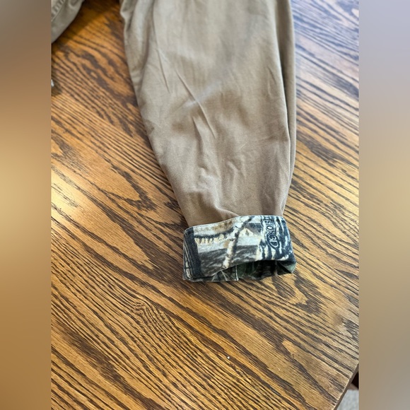 Cabela’s button up with real tree detailing. Size 2XL. - Picture 5 of 5